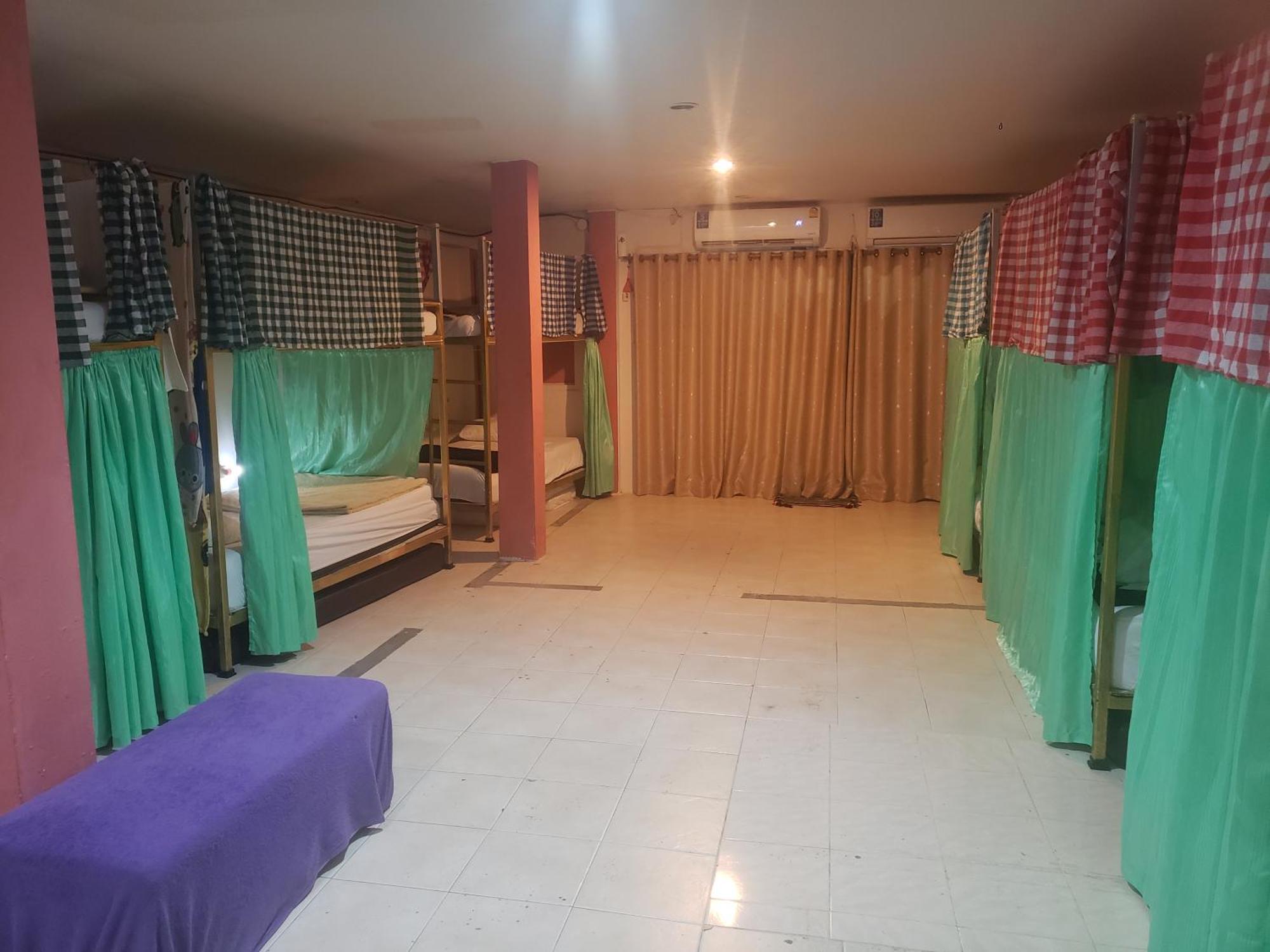 Lucky Dorm Hostel เกาะพีพี ภายนอก รูปภาพ
