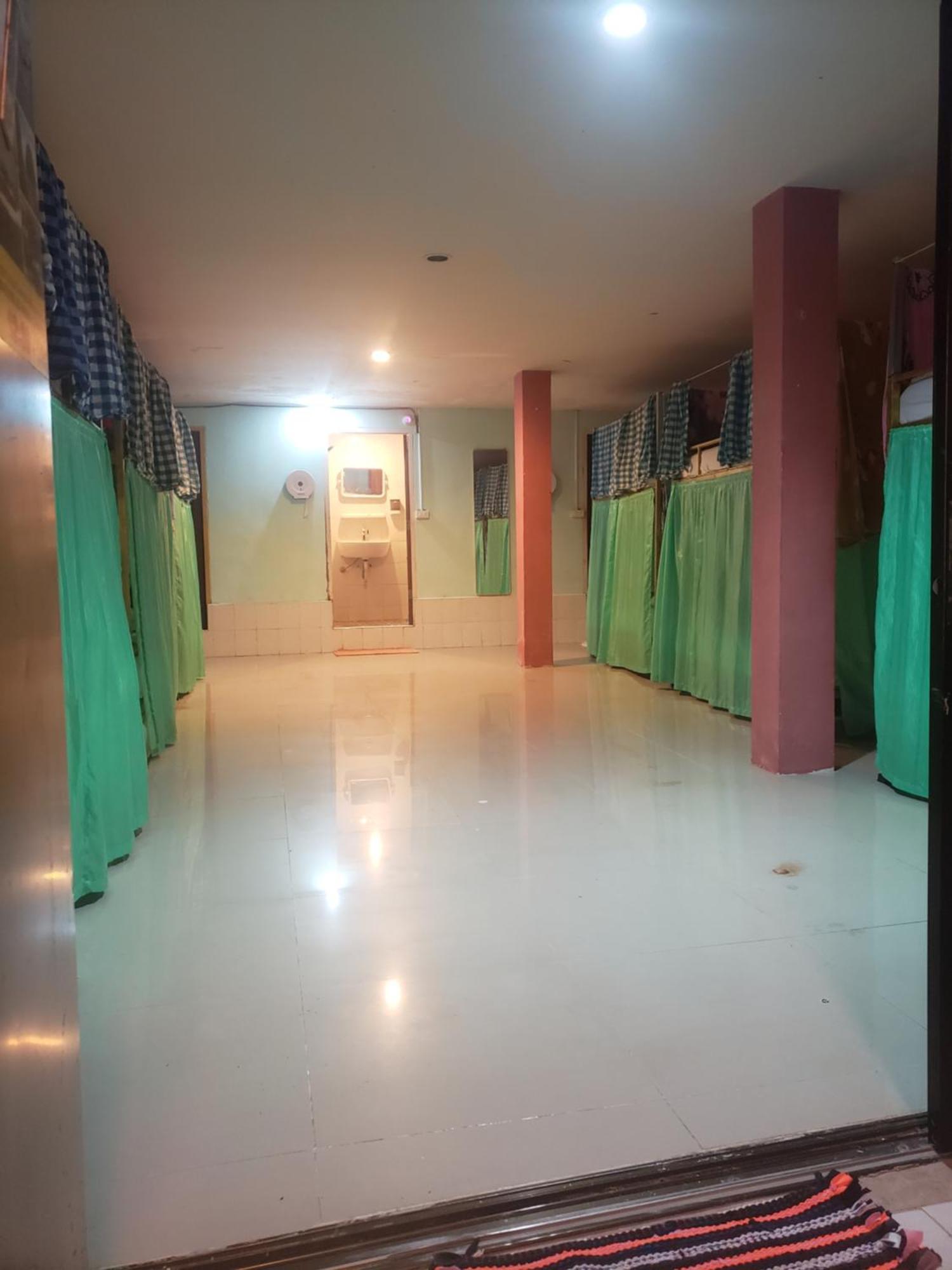 Lucky Dorm Hostel เกาะพีพี ภายนอก รูปภาพ